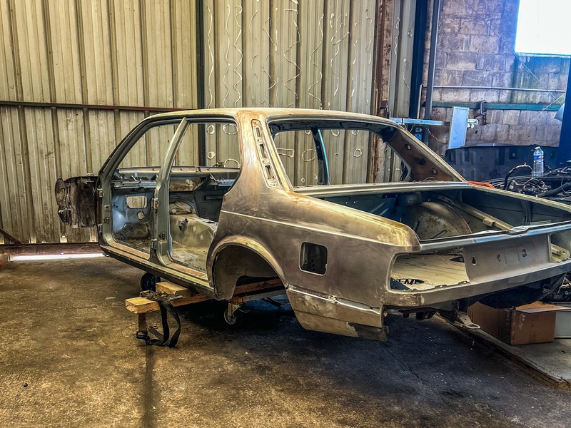Restauration d'une BMW Série 6 E24
